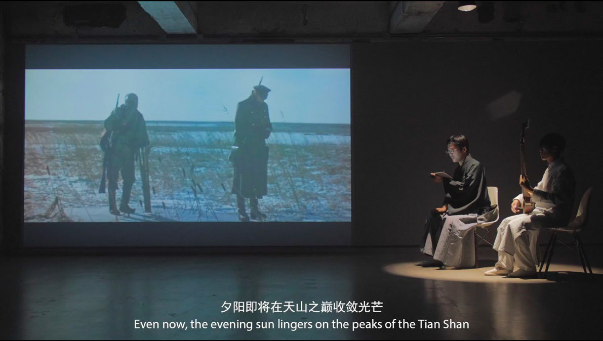 圖08:郝敬班《被嫌棄的風景》與辯士片岡一郎合作完成。刺點畫廊提供